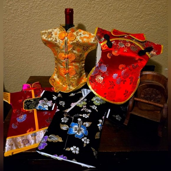 Wine Bottle Jackets In Kimono Style - Picture 1 of 7